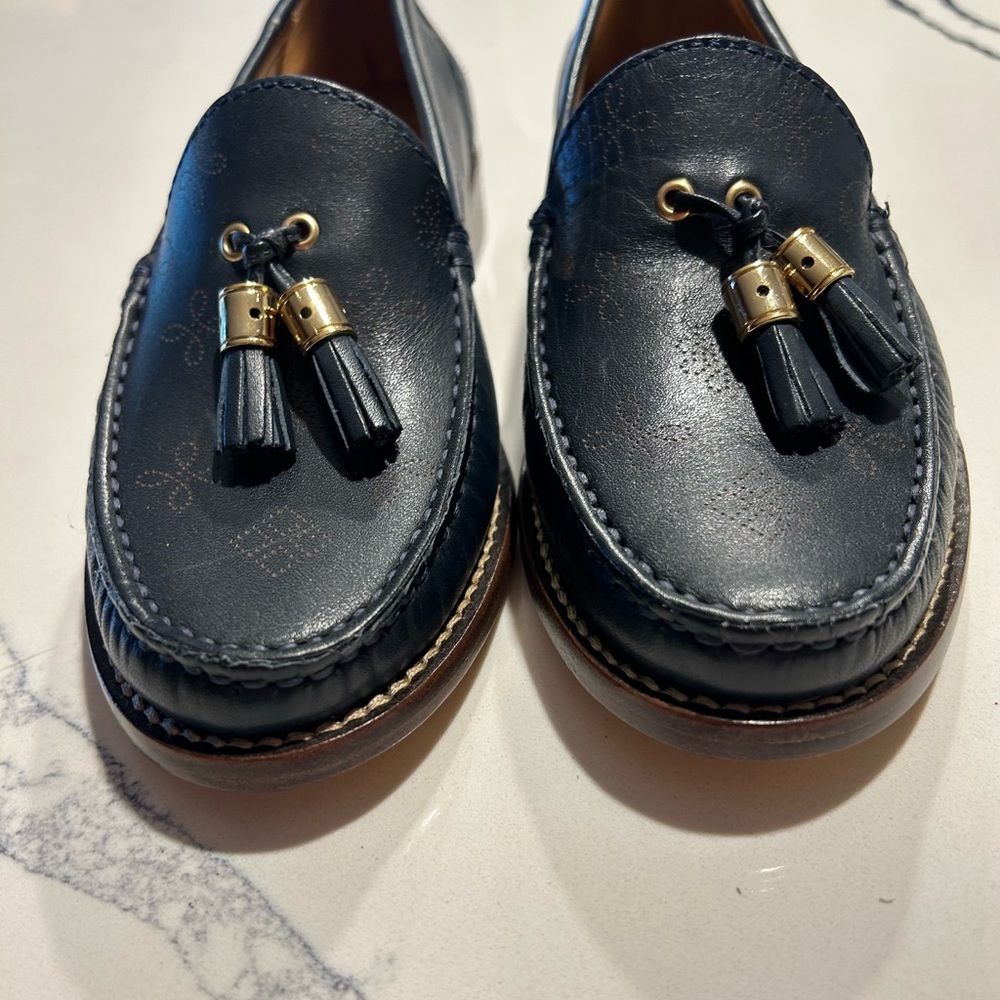 Marc Joseph West End styled loafers. These shoes are NWOT. Size 5 - Picture 7 of 7